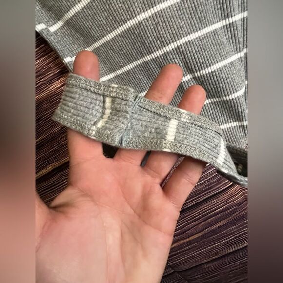 Polagram Gray and White Striped Half Sleeve Bodysuit. Size Medium. - Picture 10 of 14